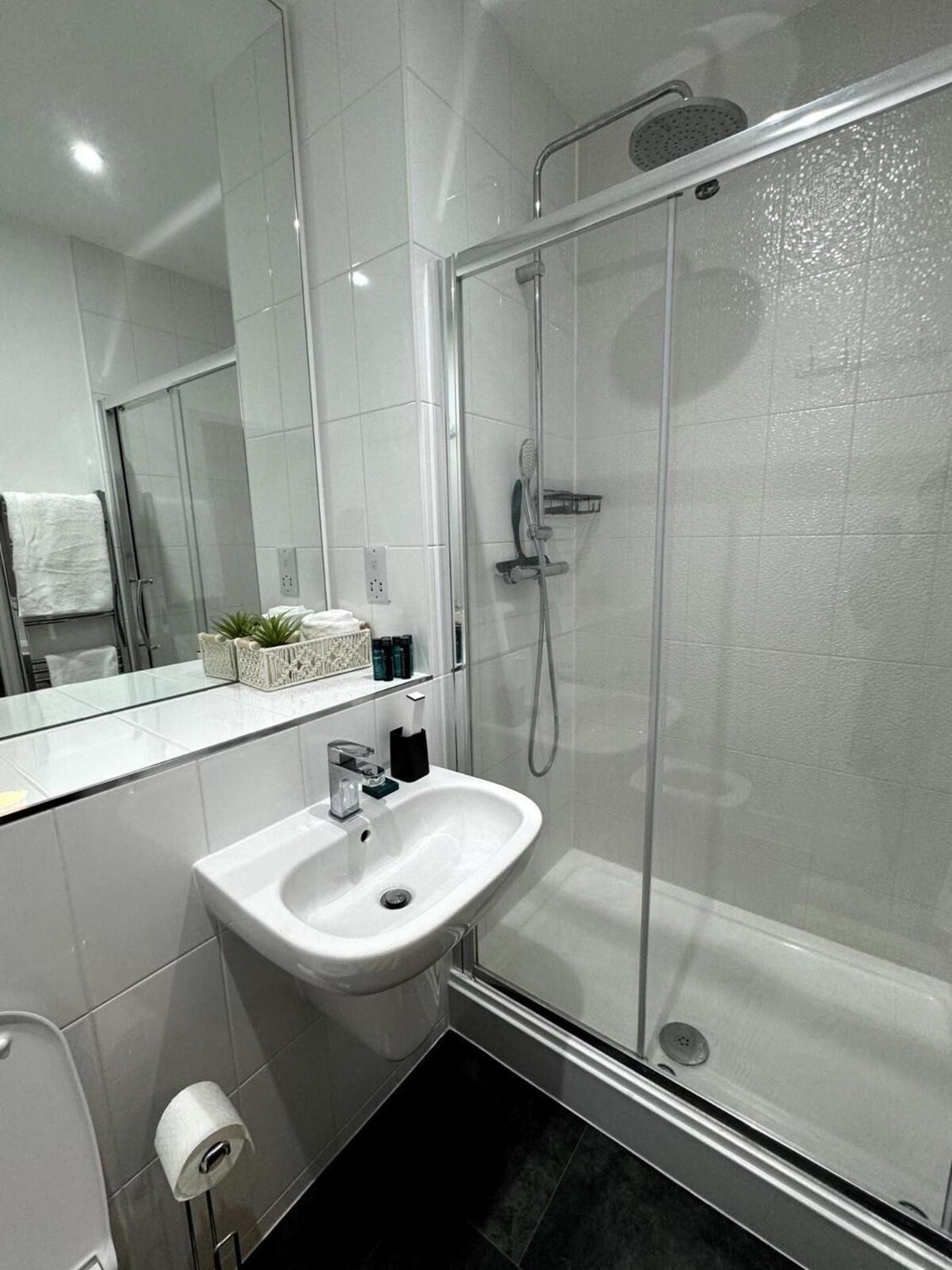 Cozy Bracknell Apartment With Modern Amenities Exterior photo